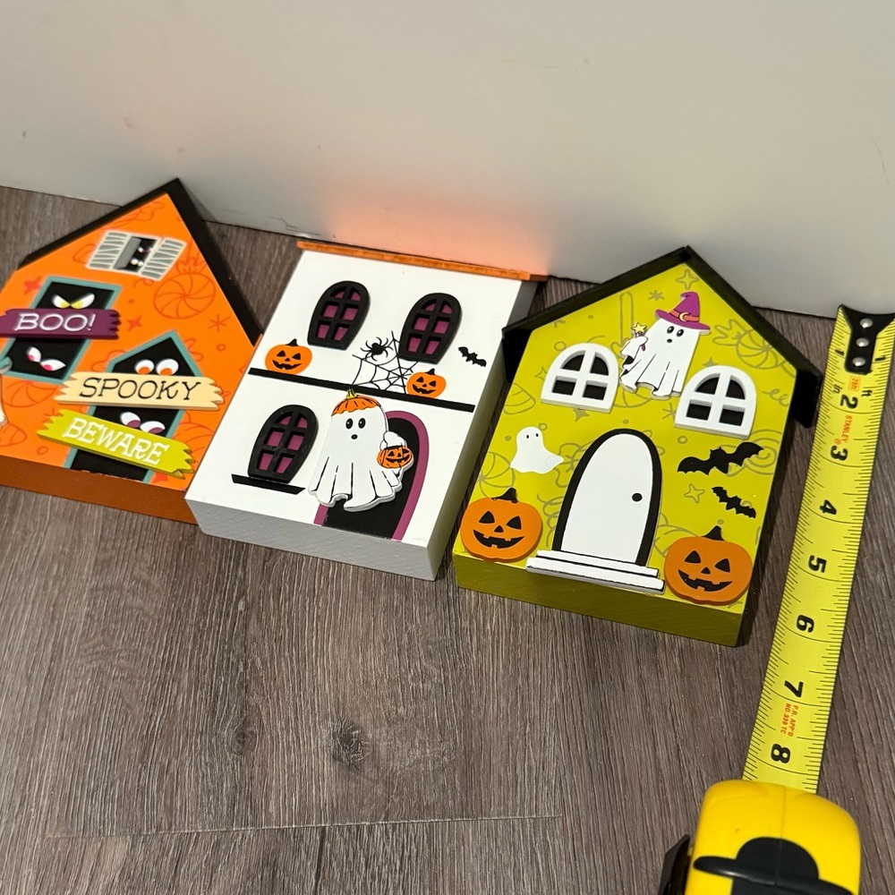 🍁 Cute HEB Wooden Halloween Haunted House Party Decorations- Set of 3- NWT - Picture 5 of 5